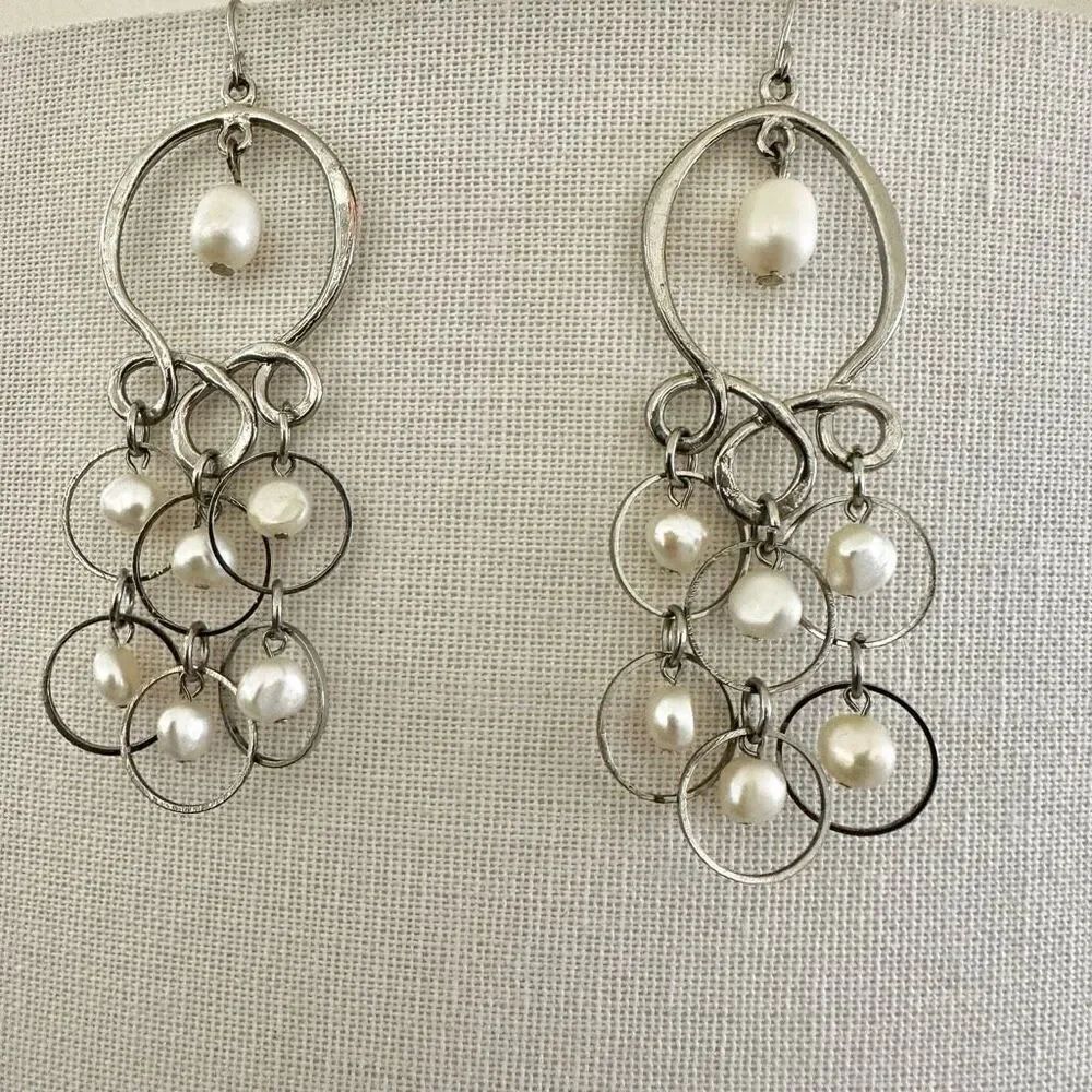 Silver tone pearl circle drop earrings